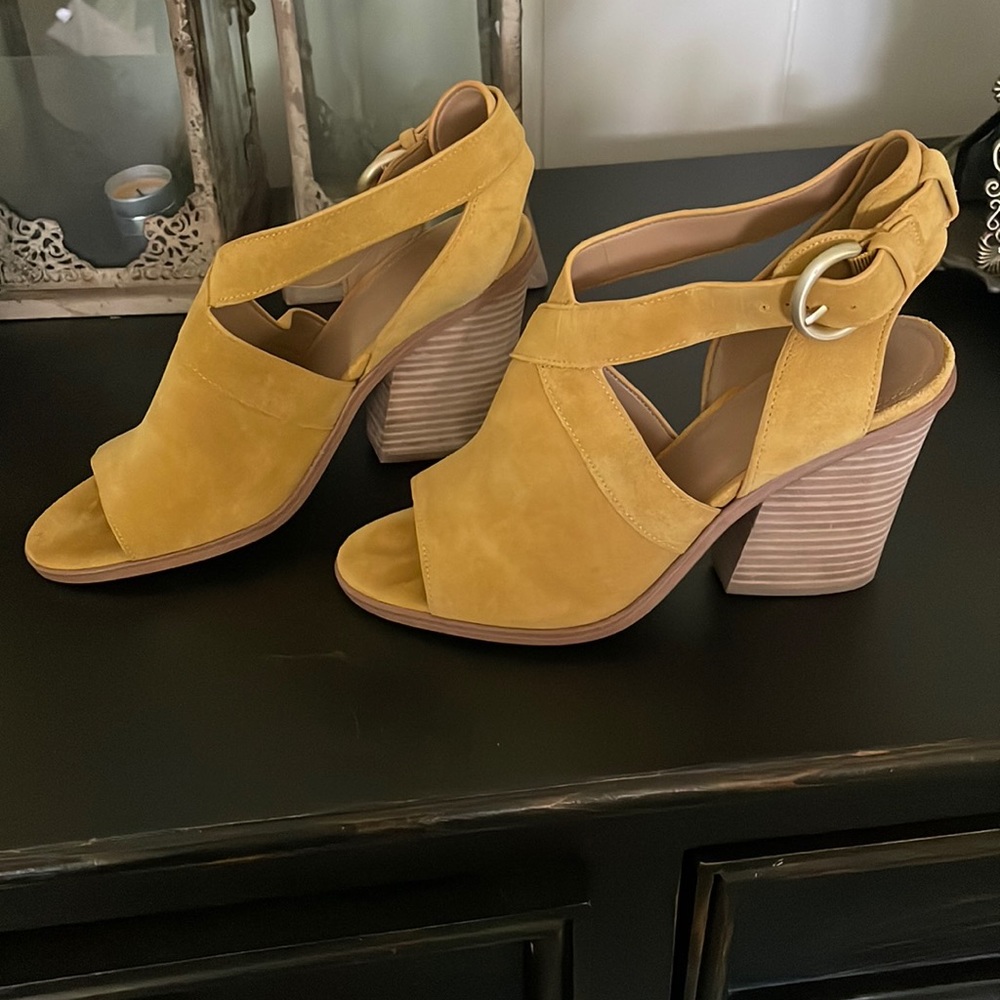 Mark Fisher NEW Vega suede block heel